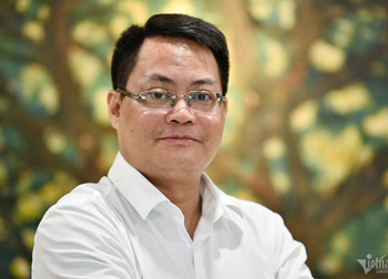 Ông Nguyễn Việt Hùng